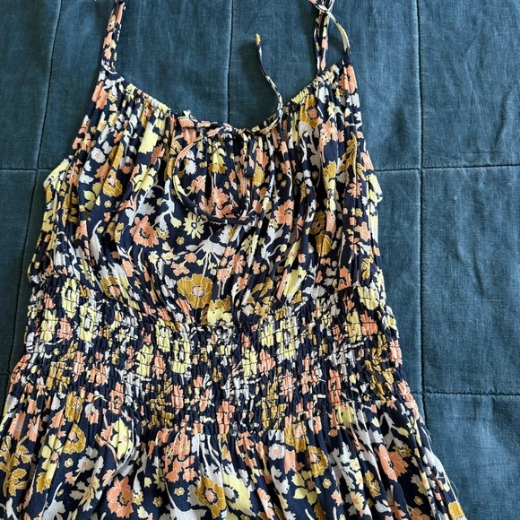 ModCloth Keyhole knee length Floral dress Size Large - Picture 9 of 13